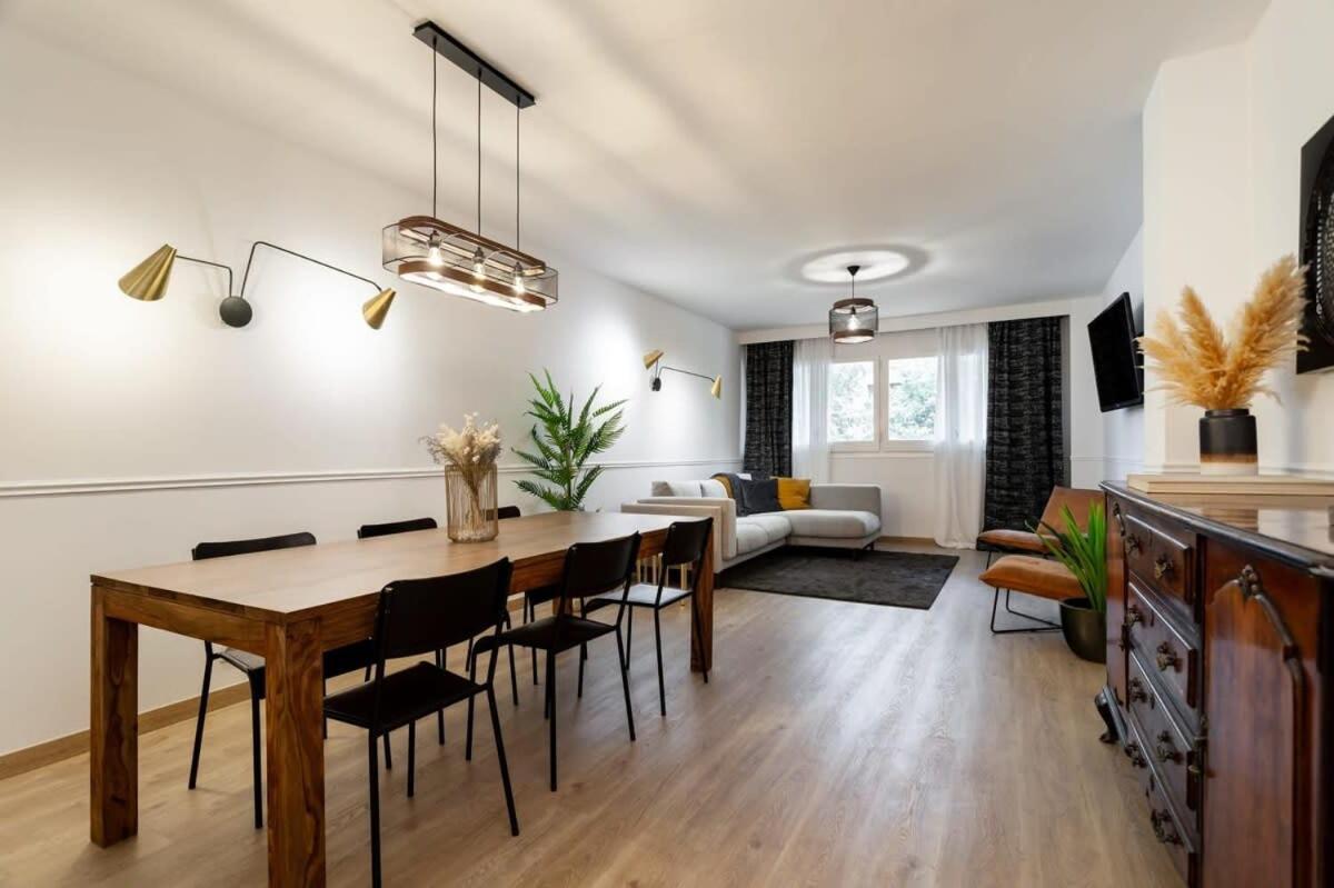 Exclusive Huge 4 Double Bedroom City Center バルセロナ エクステリア 写真