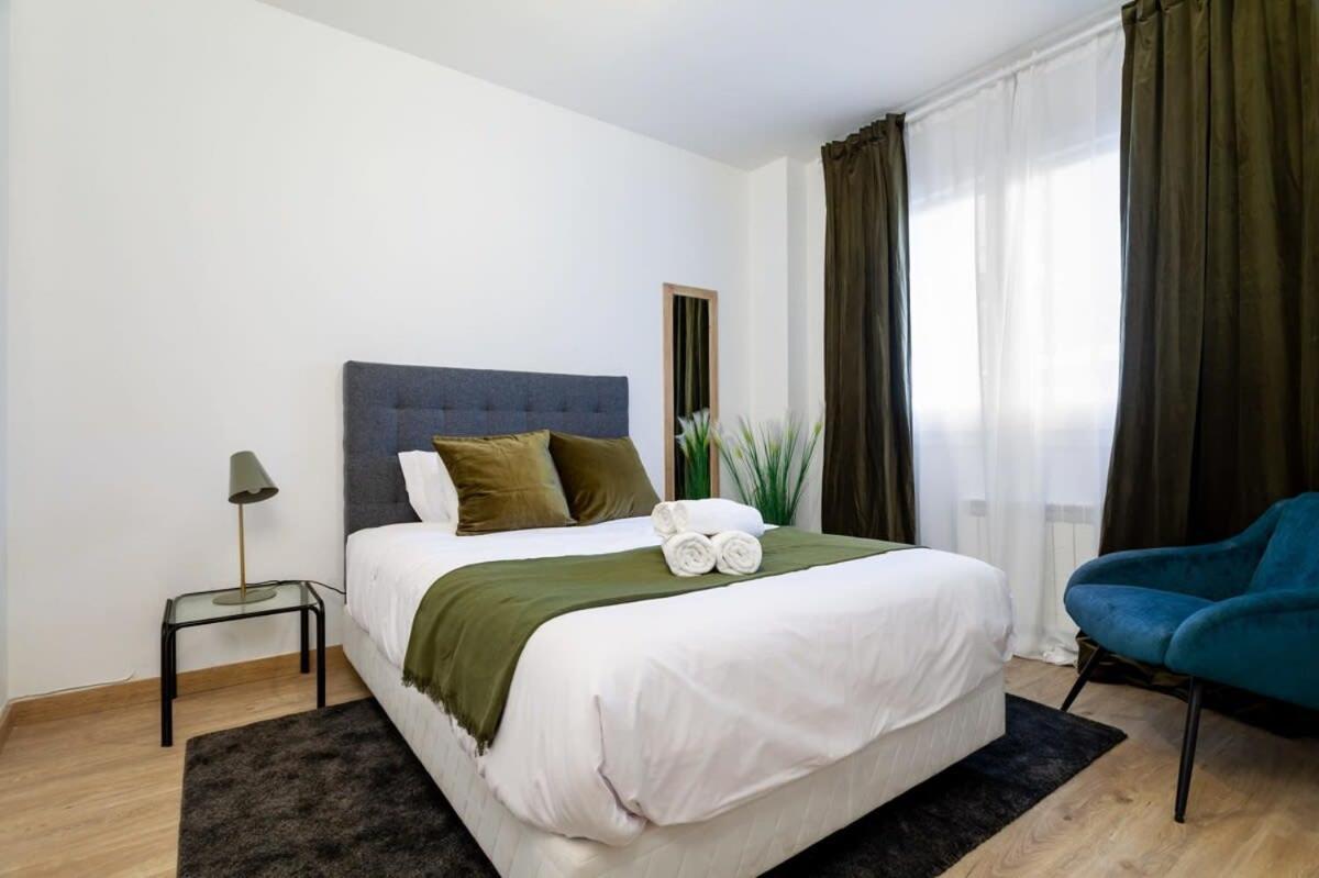 Exclusive Huge 4 Double Bedroom City Center バルセロナ エクステリア 写真