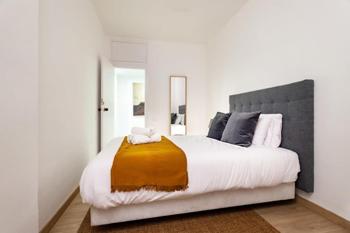 Exclusive Huge 4 Double Bedroom City Center バルセロナ エクステリア 写真