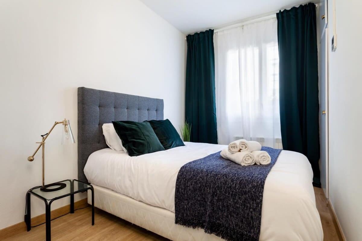Exclusive Huge 4 Double Bedroom City Center バルセロナ エクステリア 写真