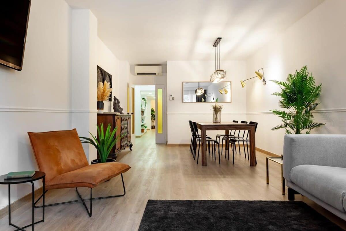 Exclusive Huge 4 Double Bedroom City Center バルセロナ エクステリア 写真
