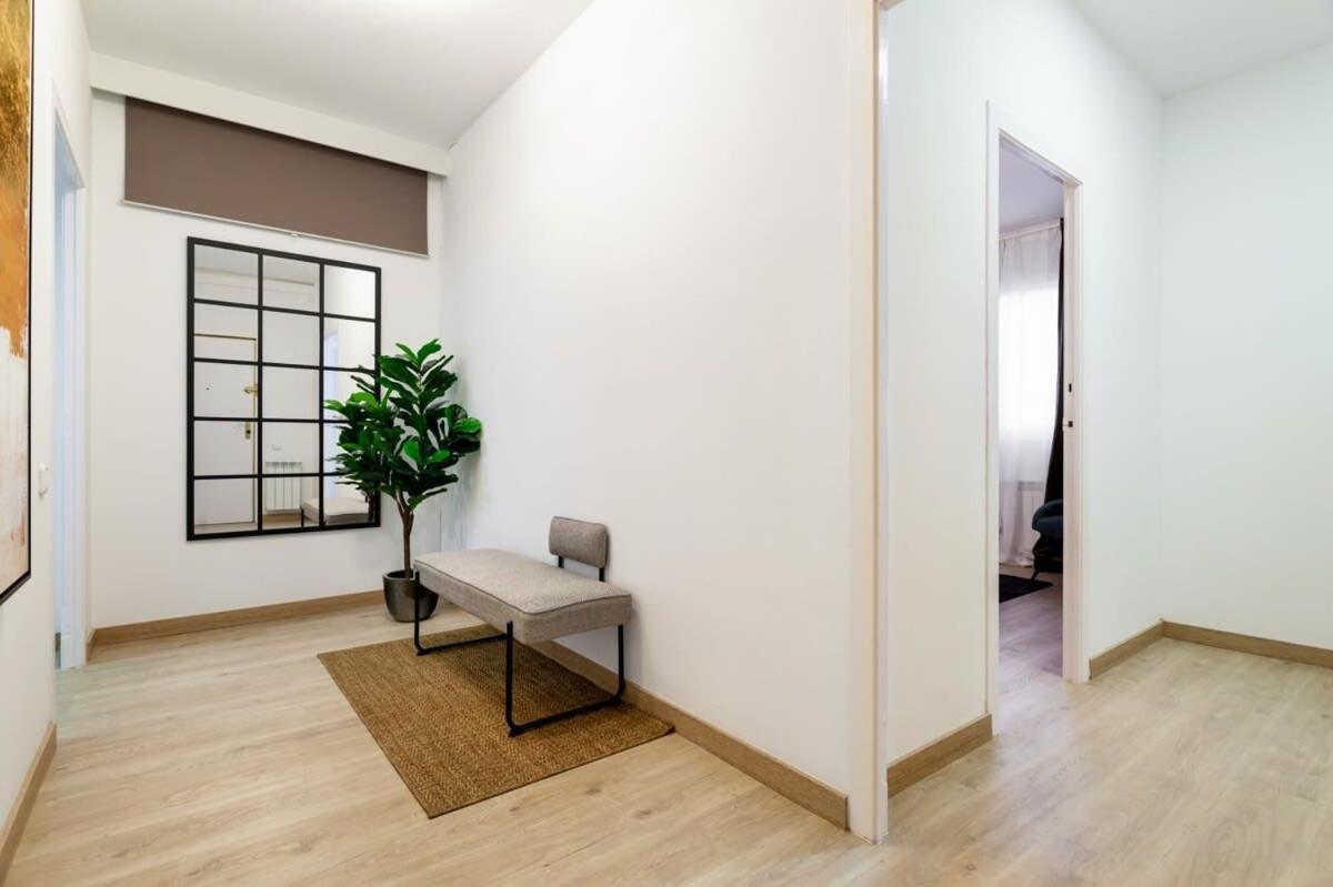 Exclusive Huge 4 Double Bedroom City Center バルセロナ エクステリア 写真
